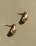 14K Gold Small Teardrop Earrings - US 6756